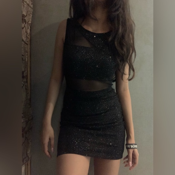 Forever 21 Dresses & Skirts - forever 21 cut sleeve sparkle dress